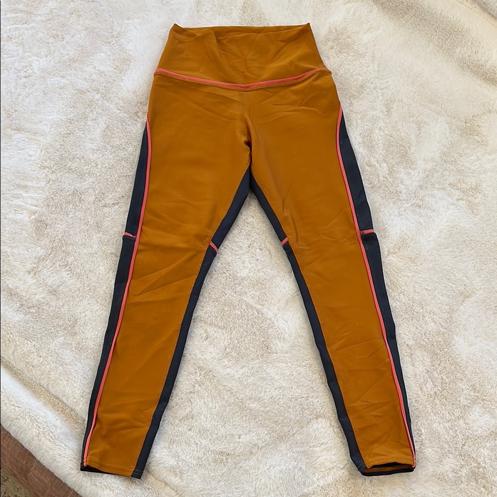 Alo yoga pants S Stylish Mustard and Black Leggings
